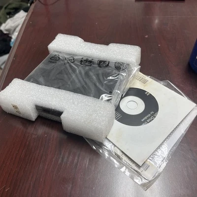 Grabadora y unidad de DVD externa portátil ultra delgada LG GP65NB60 - negra Foto 1 de 3