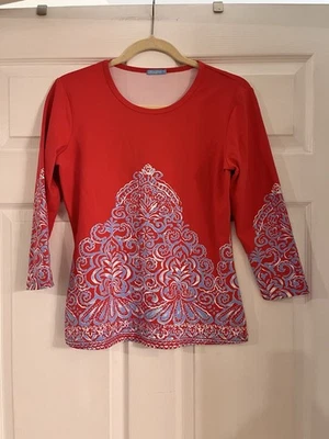 Camiseta J. J McLaughlin Top Signature Pano Catalina Vermelho Azul Damasco Estampada Pequena - Imagem 1 de 4