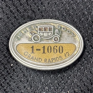 VINTAGE GM FISHER BODY MITARBEITERABZEICHEN GRAND RAPIDS #2 - Bild 1 von 4