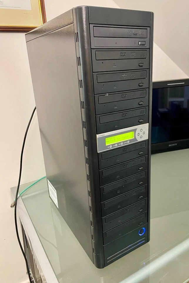 StorDigital Systems 1-10 x CD/DVD Duplicating Machine Duplicator Copier 11-Bay - Image 1 of 4