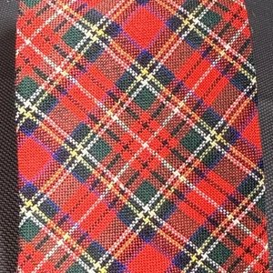 Vintage Pringle Tie Mens Wool Scottish Tartan Royal Stewart Red Green Plaid - Picture 1 of 7