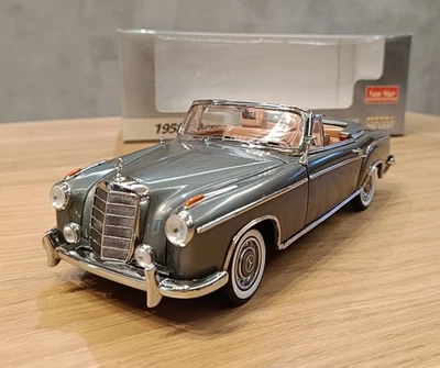 MERCEDES BENZ 220 SE CABRIOLET - 1958 - SUN STAR  1:18 - Silver met. - Die cast. - Immagine 1 di 4