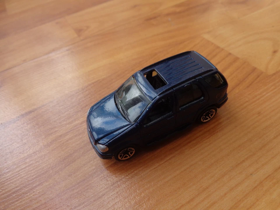 Vintage Matchbox #57 Mercedes Benz ML 430 Auto Blu Modellino - Immagine 1 di 1