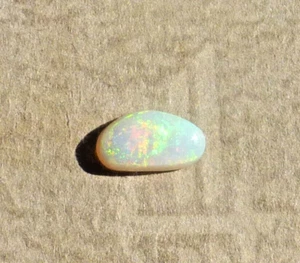 SMALL colorful hand cut crystal opal cabochon Lightning Ridge AU (1.85 carats) - Picture 1 of 7