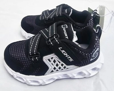 Zapatillas deportivas ligeras negras nuevas con etiquetas, S talla 8 - Un zapato no tiene luz para niños pequeños Foto 1 de 3