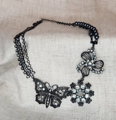 Collar Cookie Lee Mariposa/Flor Metal Negro con Cristales 16" Cadena de Cuentas Negras Foto 1 de 4