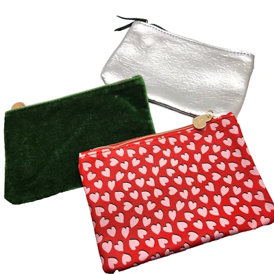 3 bolsas de cosméticos de maquillaje Ipsy plateadas brillantes, oídos rojos, bolsa de terciopelo verde 7"x5" Foto 1 de 4