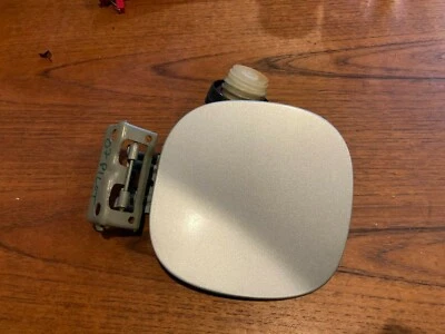 05-08 Conjunto de puerta de combustible/gas Honda Pilot 2007 plateado con tapa de gasolina NH689M4 NH 689M 4 Foto 1 de 4