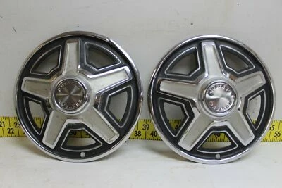 Juego de 2 tapacubos Ford 14" usados OEM cubiertas de rueda Mustang 1969 (2822) Foto 1 de 4