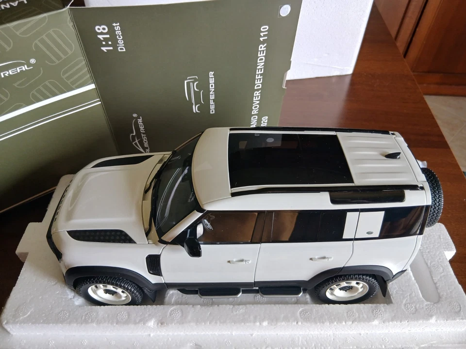 Land Rover Defender 110, 2020 Almost Real 1 /18 - Immagine 1 di 4