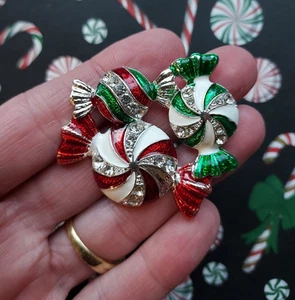 Vintage style Peppermint MAGNETIC Clasp, Holiday Candy Christmas pin-free brooch - Picture 1 of 7