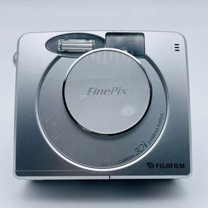 Fujifilm FinePix 30i Digital Camera Compact Type AA Battery Powered from Japan - Picture 1 of 8