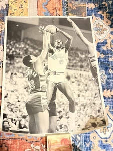 Vintage 1970s Phoenix Suns Walter Davis Poster #6 NBA Basketball 22x17 B&W - Picture 1 of 7