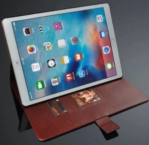 Funda protectora de cuero con soporte para iPad 9,7" (2018) 6ta generación con despertador para dormir - Imagen 1 de 30