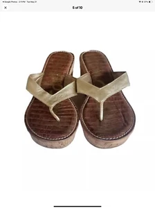 Sam Edelman Romy Cork Wedge Platform Thong Sandals Gold Metallic Size 9 - Picture 1 of 12