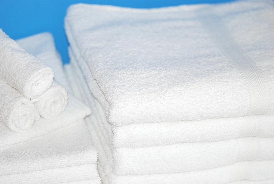 Bath Towel 6 Piece Towel Set Blended White Premium Quality Great for Airbnbs B&B - Image 1 of 4