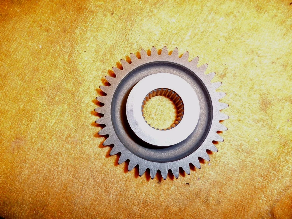 HONDA VF1000F INTERCEPTOR PRIMARY DRIVE GEAR 35T 23103-MB6-000 VF 1000   jh Foto 1 de 1