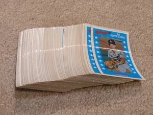 Kellogg's 3-D Super Stars Baseball 1982 set completo di 64 carte senza crepe - Foto 1 di 2