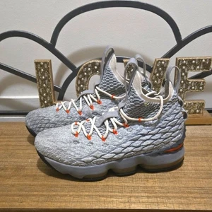 Nike Lebron XV 15 (GS) Grau Sicherheit Orange Kinder Größe 7Y - Bild 1 von 9