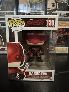 Funko Pop! Marvel's Daredevil #120 Netflix con protector - abovedado - Imagen 1 de 7