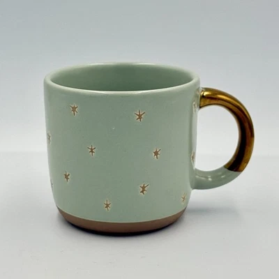 Taza de gres café Hearth & Hand Magnolia estrellas verdes mango dorado Foto 1 de 4