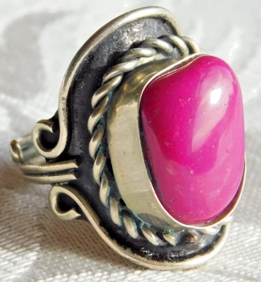 NICE NORTH NATIVE AMERICAN INDIAN NAVAJO ZUNI ? SILVER BIG PINK STONE RING - R - image 1 of 4
