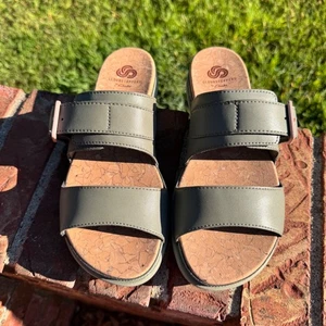 NUOVI sandali regolabili Clarks 6,5 W Cloudsteppers passo marea verde oliva - Foto 1 di 6