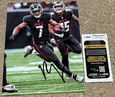 BIJAN ROBINSON SIGNED 8x10 Photo JSA COA ATLANTA FALCONS - Image 1 of 2