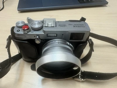 Fujifilm FinePix X Series X100 12.3MP Digital Camera - Silver - Image 1 of 4