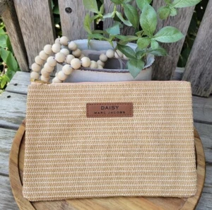 Marc Jacobs Clutch/ Pouch ,Tan Rattan With Peach Interior & Zipper Closure New - Picture 1 of 8