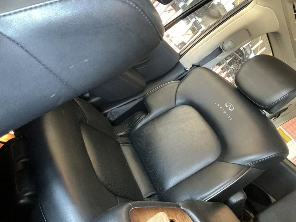 QX56      2012 Seat Rear 4877014 - Imagem 1 de 1