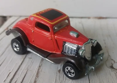 HotWheels MetallicFlakeRedHotRod Coupe YellowFlames Hi-Rakers RealRiders 1934 Ford 1979  Foto 1 de 4