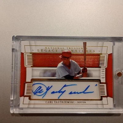 National Treasures Carl Yastrzemski Legacy Signatures 2022 6/10 Holo Gold Foto 1 de 3