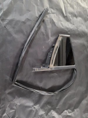 2017 2018 Hyundai Elantra - TRASEIRO DIREITO - Janela de vidro quarto - Imagem 1 de 4