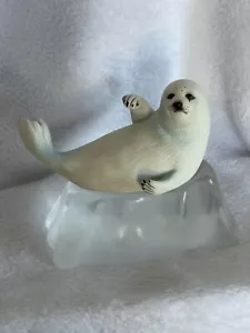Figurina The Franklin Mint 1987 Snow Pup Seal su Iceberg Humane Society - Foto 1 di 6