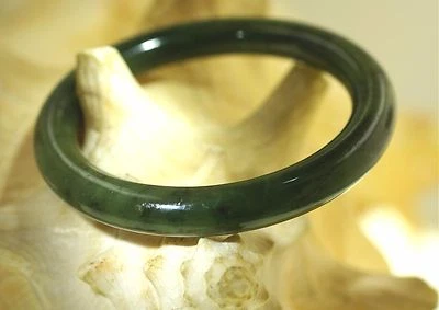 9MM X 55MM PREMIUM PURE NATURAL UNTREATED GREEN NEPHRITE JADE ROUND BANGLE 7.0 Foto 1 de 4