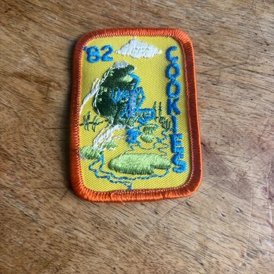 Vtg Girl Guides Guiding Badge Emblem Patch Cookies 82 1982 - Image 1 of 4
