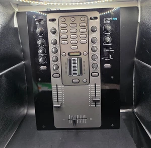 Stanton M.207 Mezclador DJ Scratch con SAMPLER y FX, filtros y BPM - Imagen 1 de 3