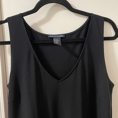 Vestido Boston Proper Negro Cuello en V M Estructurado Abertura Lateral Fiesta de Vacaciones Minimalista Foto 1 de 4