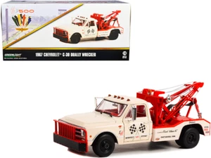 Chevrolet C-30 Dually Wrecker Tow Truck Beige Red Greenlight 1/18 Diecast Model - Picture 1 of 4
