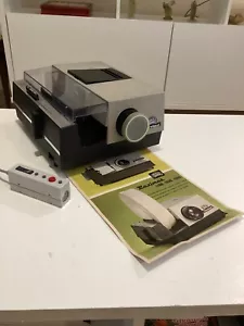 BRAUN PAXIMAT 1800 SLIDE PROJECTOR ORIGINAL PACKAGING AND PAPERS. FOR PARTS - Picture 1 of 18