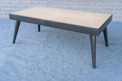 Mid Century 现代长板黑色和金色 Formica 咖啡桌 - 42x21 — 第 1/4 张图片