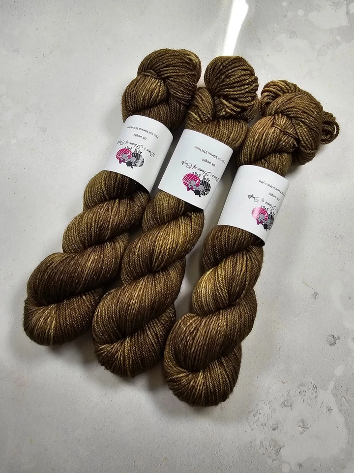 Hilo De Lana Merino / Nylon Teñido A Mano, Peso DK, 100g, SWAMP - Imagen 1 de 4