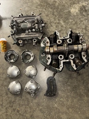 Yamaha Xs650 1976 cabezal de motor y eje de leva Foto 1 de 4