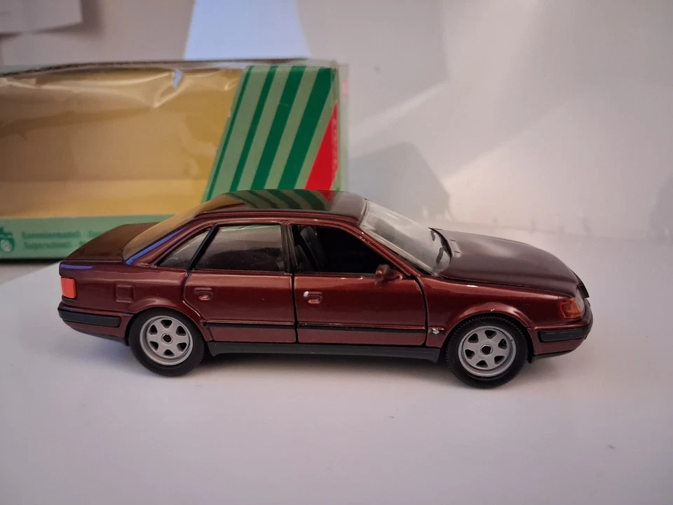 Schabak #1052 1/43 Scale Audi 100 -  - Photo 1/4