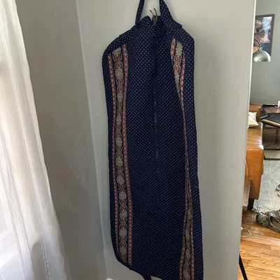  Bolsa de ropa colgante VERA BRADLEY Foto 1 de 4