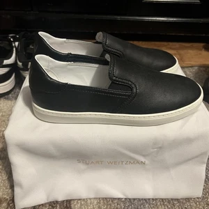 Stuart Weitzman Daryl Women's size 6B Black Leather Slip-On Sneaker - Picture 1 of 5
