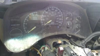 Medidor de velocímetro usado se adapta a: Chevrolet Suburban 1500 Cluster 2000 MPH mercado de EE. UU. Foto 1 de 4