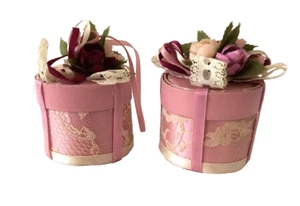 Hutschachteln viktorianischer Stil - Shabby Chic Ornamente hängend Mauve Satin Elfenbein Spitze - Bild 1 von 15