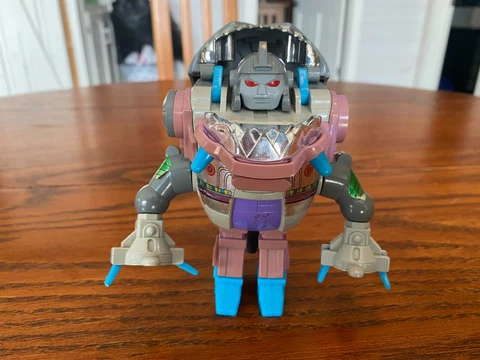 1986 HASBRO GNAW TRANSFORMER VINTAGE SHARKTICON Cover